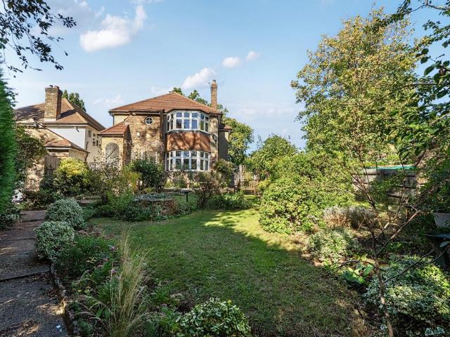 Flat for sale in London Borough of Bromley, Greater London