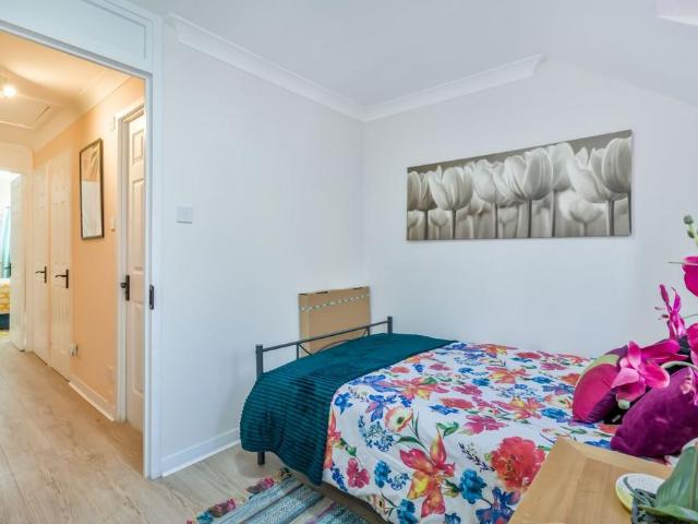 Flat for sale in London Borough of Bexley, Greater London