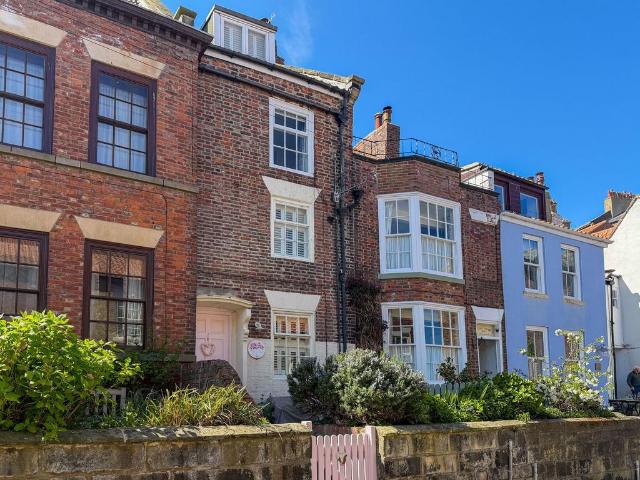 Flat for sale in Whitby, North Yorkshire