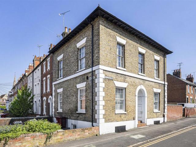 Flat for sale in Newtown, Reading