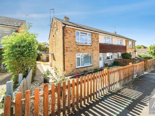Flat for sale in Buckingham, Buckinghamshire