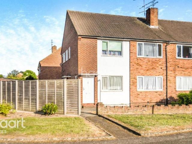 Flat for sale in Yeading, Greater London