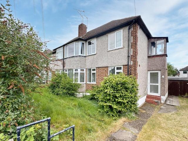 Flat for sale in Ramsden, Greater London