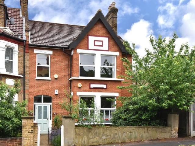 Flat for sale in London Borough of Lewisham, Greater London