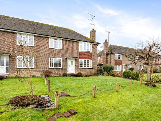 Flat for sale in Perryfields, West Sussex