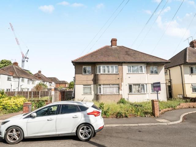 Flat for sale in Hayes, Greater London
