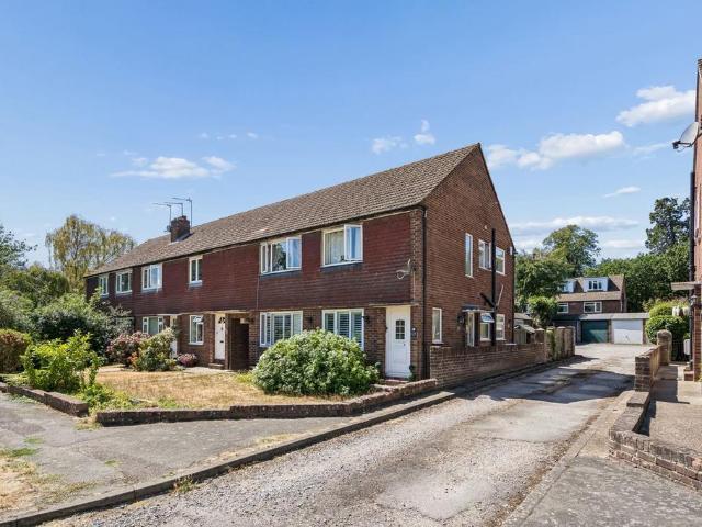 Flat for sale in Iver, Iver Heath