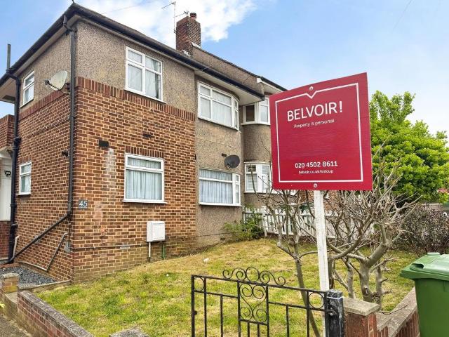 Flat for sale in Barnehurst, Greater London