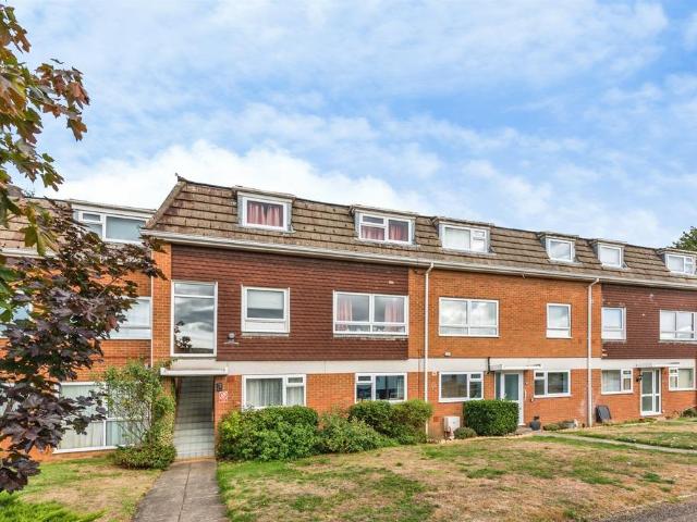 Flat for sale in Dromore, Oxfordshire