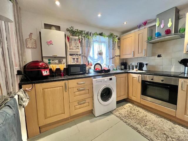 Flat for sale in Crook