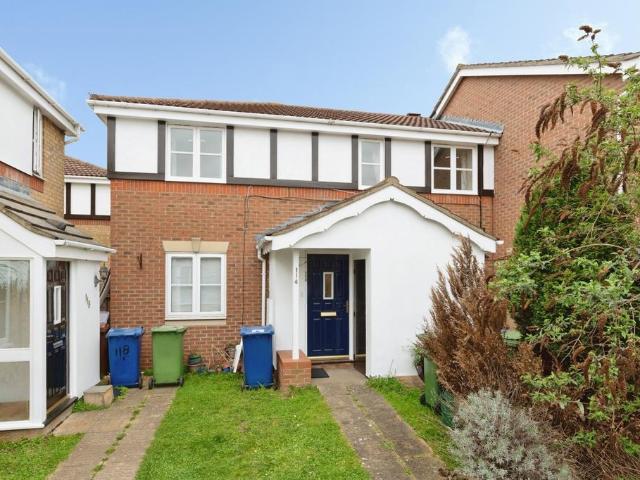 Flat for sale in South Ockendon, Essex