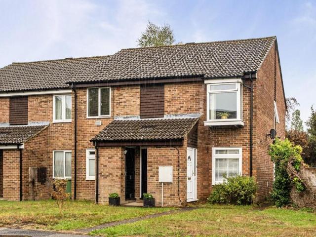 Flat for sale in Helford, Hampshire