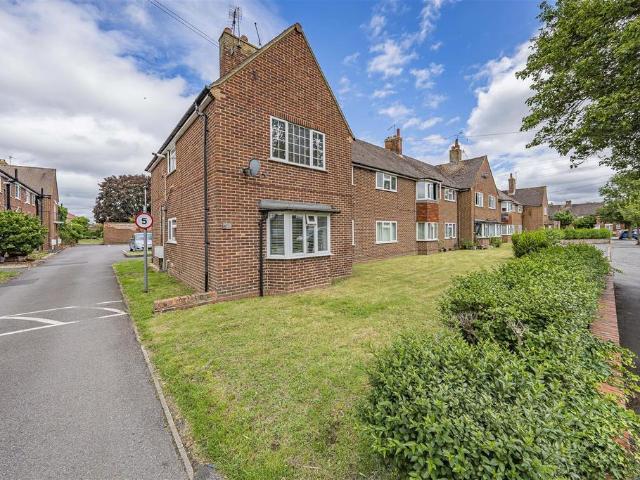 Flat for sale in Old Windsor