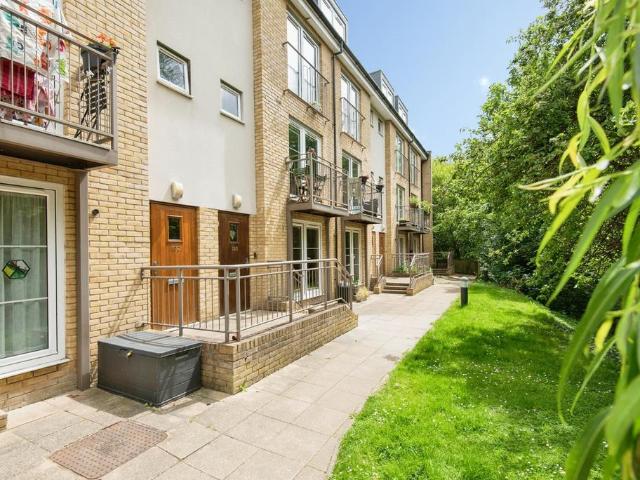 Flat for sale in King's Walden, Hertfordshire