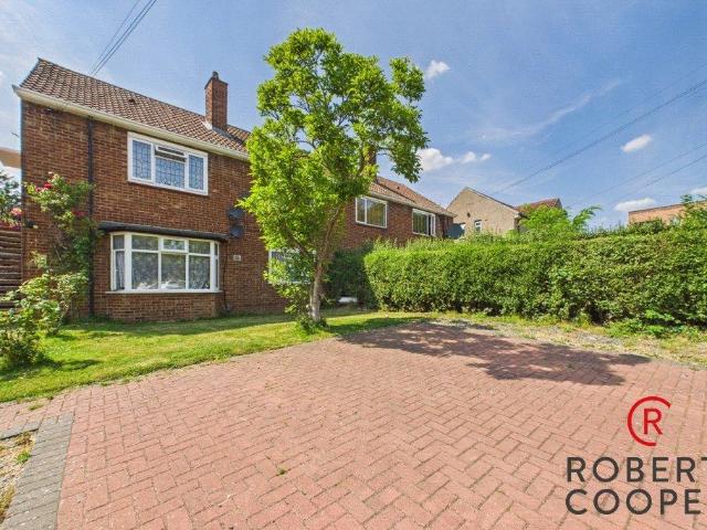 Flat for sale in London Borough of Ealing, Greater London
