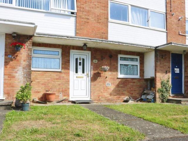 Flat for sale in Slough