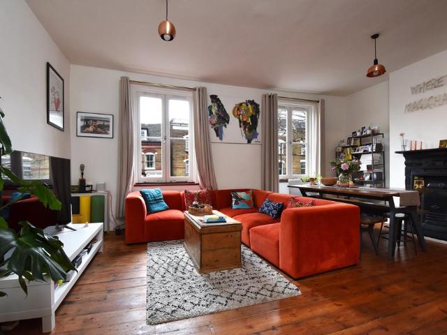 Flat for sale in East Dulwich, Greater London