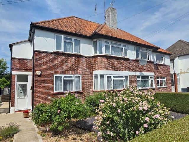 Flat for sale in Northwood, Greater London