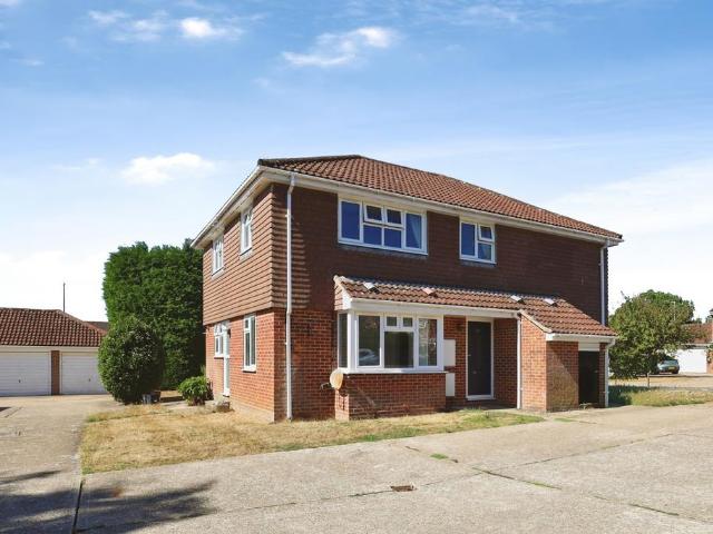 Flat for sale in Cross In Hand, East Sussex