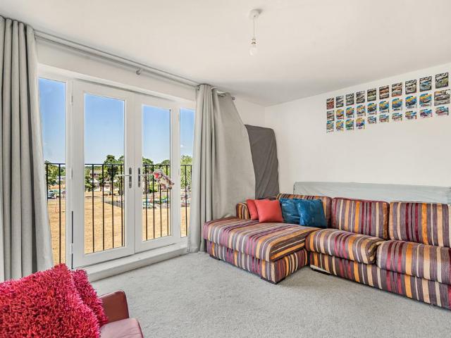 Flat for sale in Bolton Low Houses, Hampshire