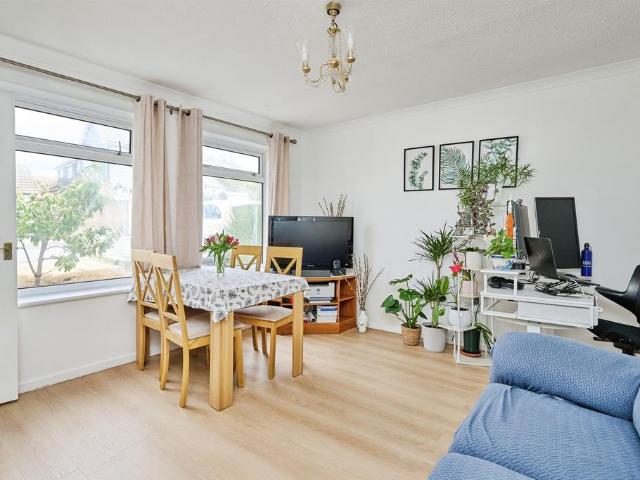 Flat for sale in Linton, Arrington