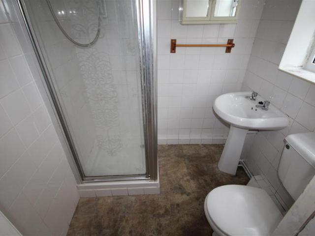 Flat for sale in Old Colwyn, Wales
