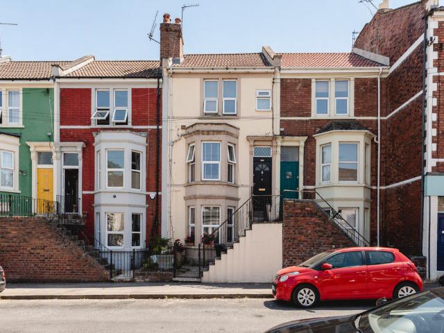 Flat for sale in Feckenham, City Of Bristol