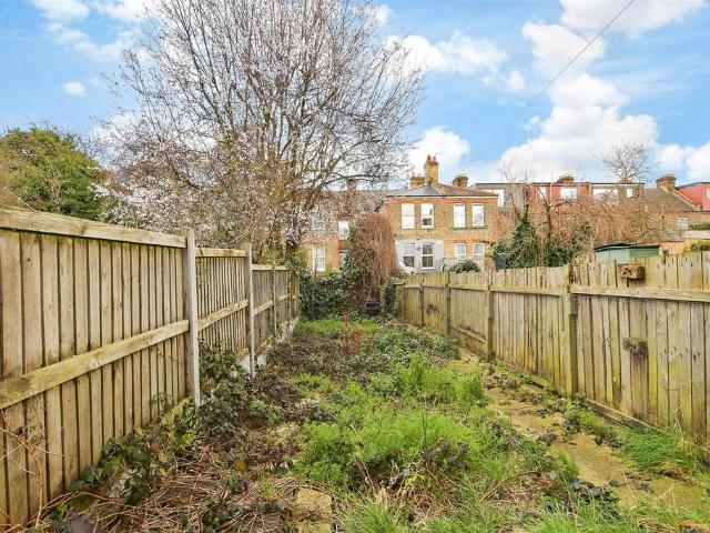 Flat for sale in Leyton, Greater London