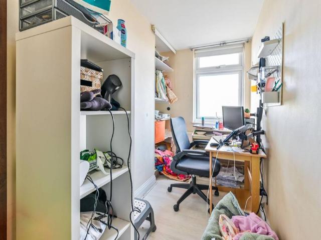 Flat for sale in Tower Liberty, Wapping
