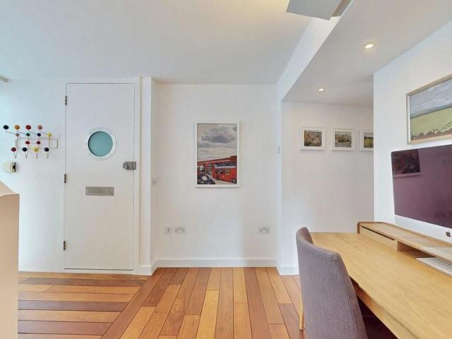 Flat for sale in Gospel Oak, Greater London
