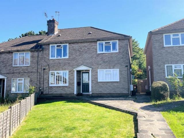 Flat for sale in Fretherne, Hertfordshire