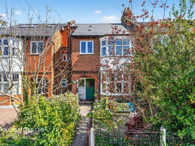 Flat for sale in Streatham, Greater London