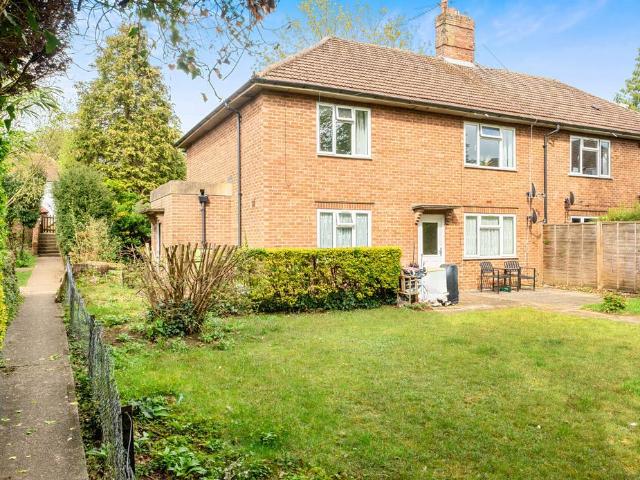 Flat for sale in Sevenoaks, The Butts