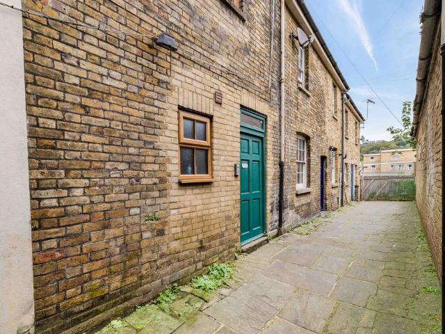 Flat for sale in Tower Hamlets, Ash