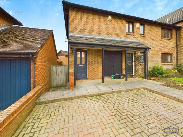 Flat for sale in Twyford