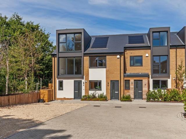 Flat for sale in Weeke, Harestock