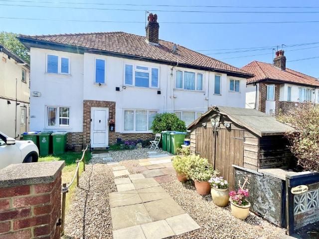 Flat for sale in Blendon, Greater London