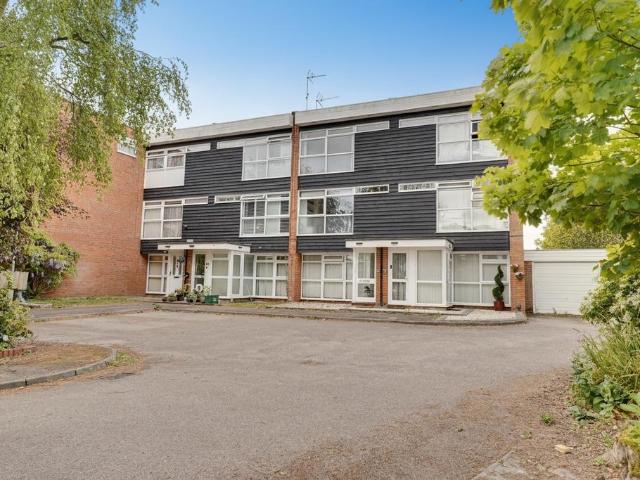 Flat for sale in Sawbridgeworth, Colliers End