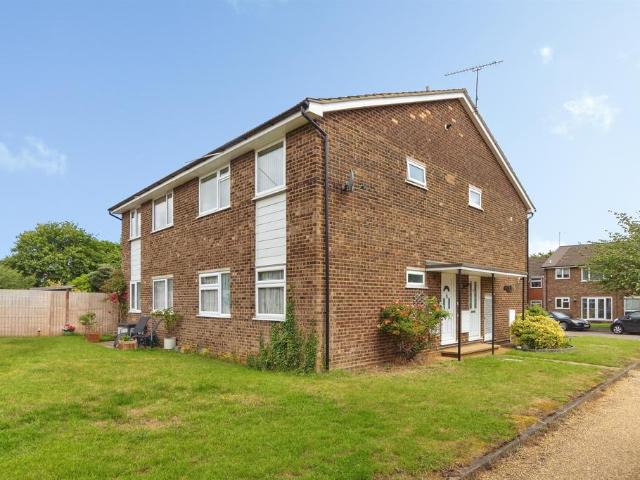 Flat for sale in Broadwater, Shephall
