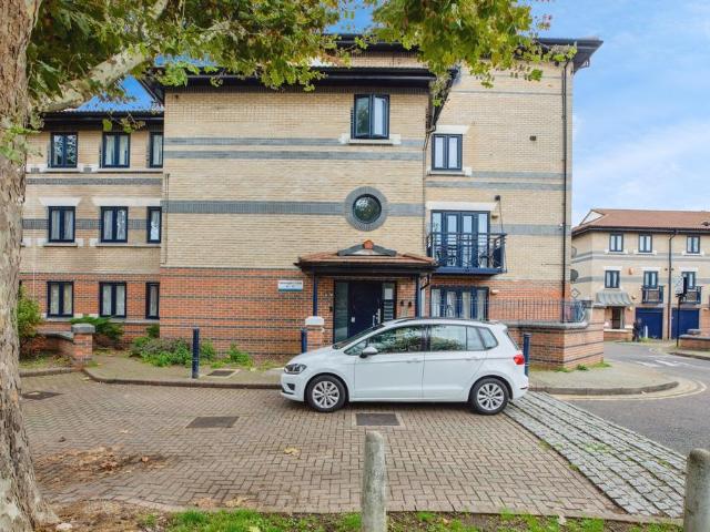 Flat for sale in Bermondsey, Greater London
