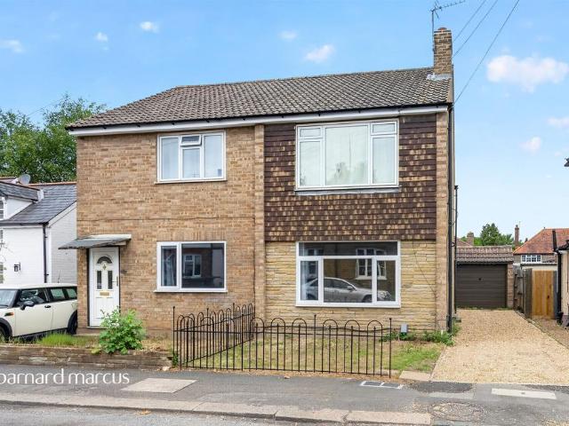 Flat for sale in Epsom, Surrey