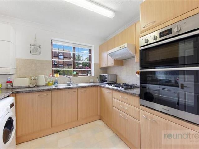 Flat for sale in The Hale, Greater London