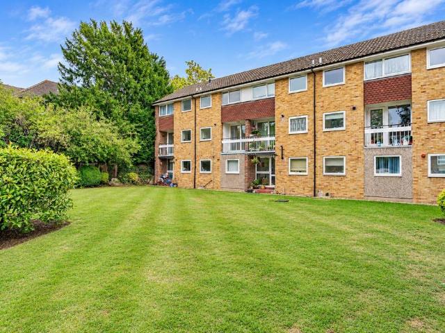 Flat for sale in Greater London