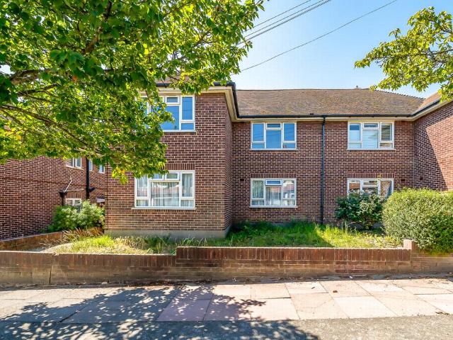 Flat for sale in Penge, Greater London