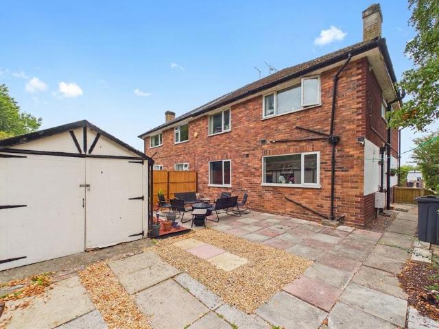 Flat for sale in Westminster Park, Two Mills