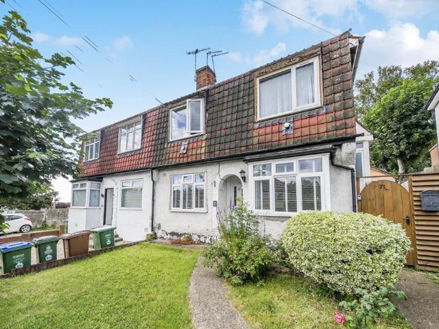 Flat for sale in Barnehurst, Greater London