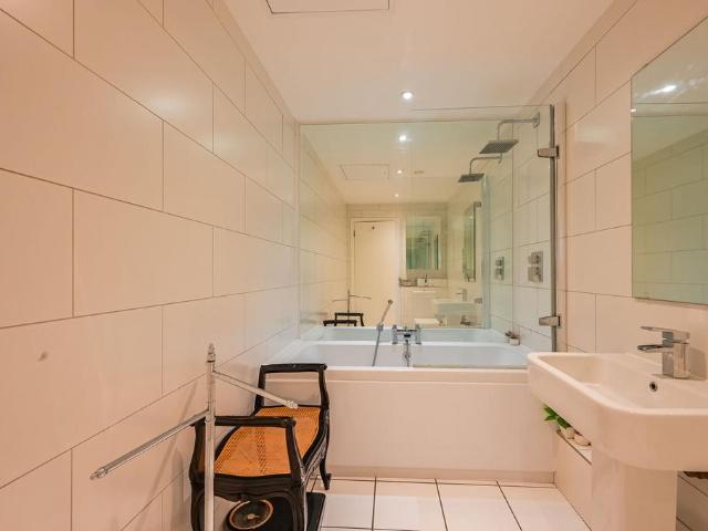 Flat for sale in Fish Island, Bow