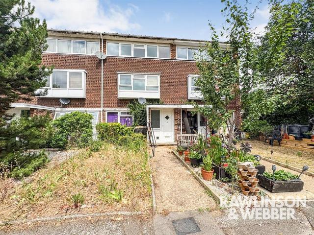 Flat for sale in Blackhills, Surrey