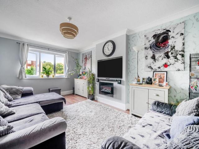 Flat for sale in Oldland, South Gloucestershire