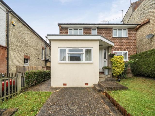 Flat for sale in New Barnet, Greater London
